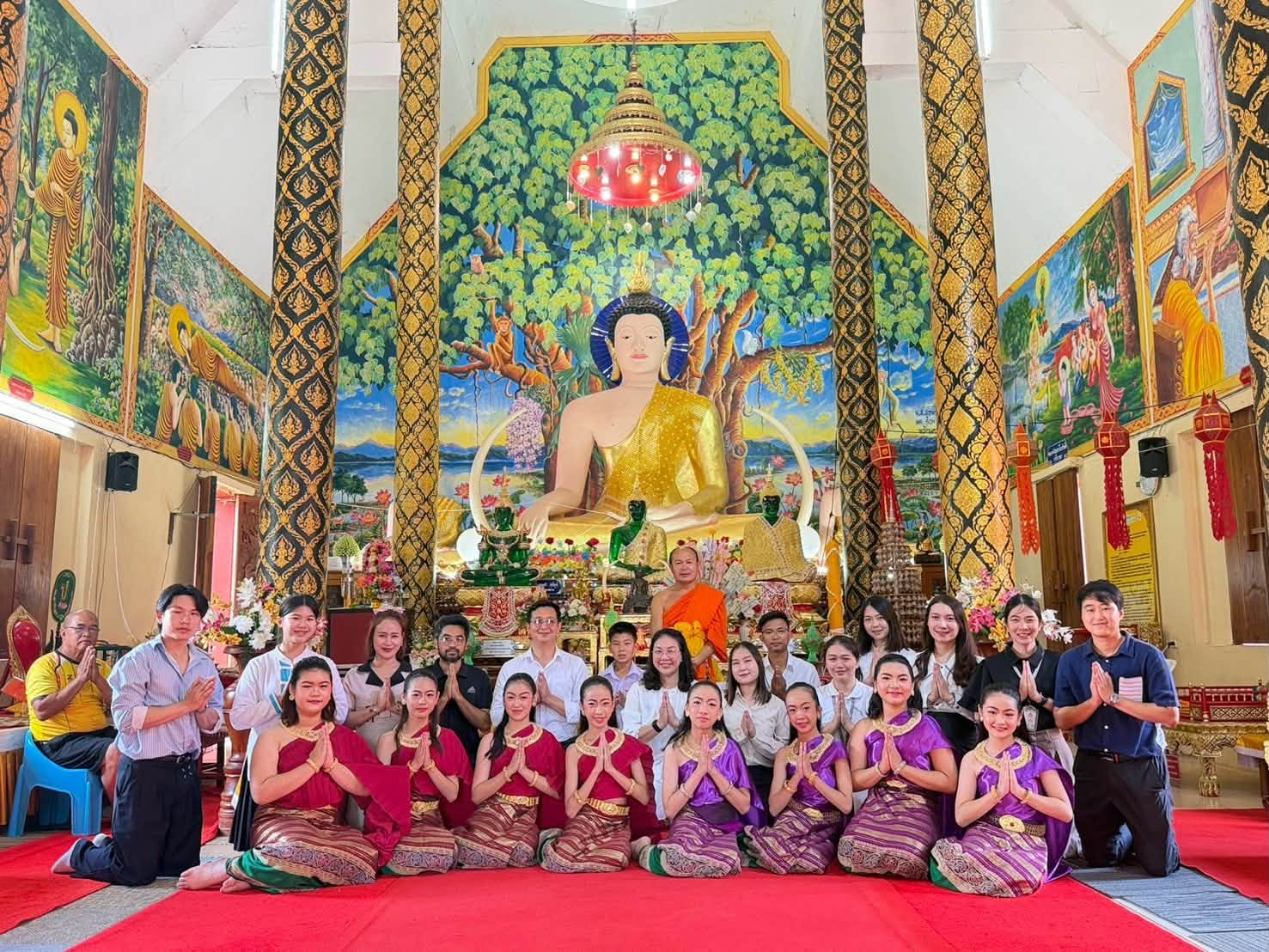 โรงเรียนสาธิตมหาวิทยาลัยราชภัฏเชียงราย แผนกมัธยมศึกษา ร่วมสืบสานประเพณีอันดีงาม เนื่องในวันเข้าพรรษา